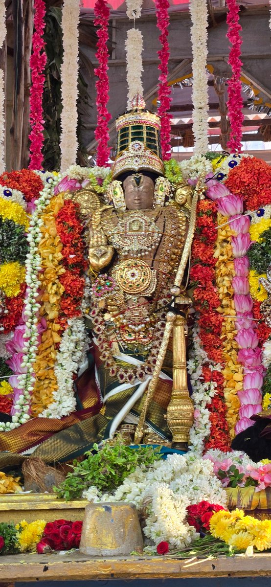 monk_tweetoffl's tweet photo. Kumbakonam Sarangapani Temple 🏹🙏 https://t.co/31PtzmJV5Z