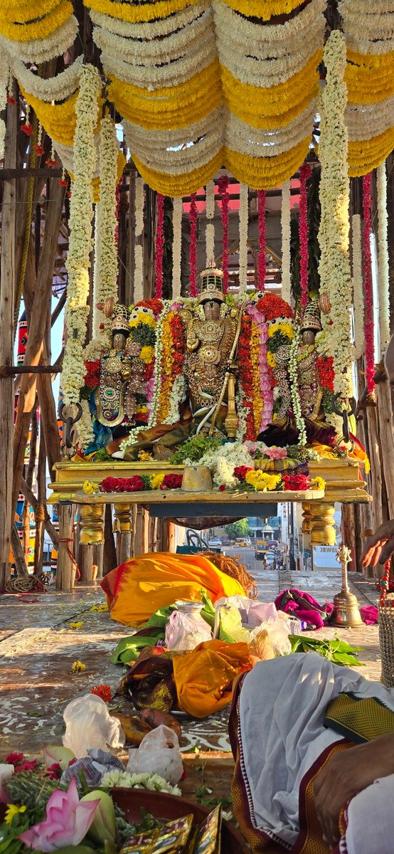 monk_tweetoffl's tweet photo. Kumbakonam Sarangapani Temple 🏹🙏 https://t.co/31PtzmJV5Z