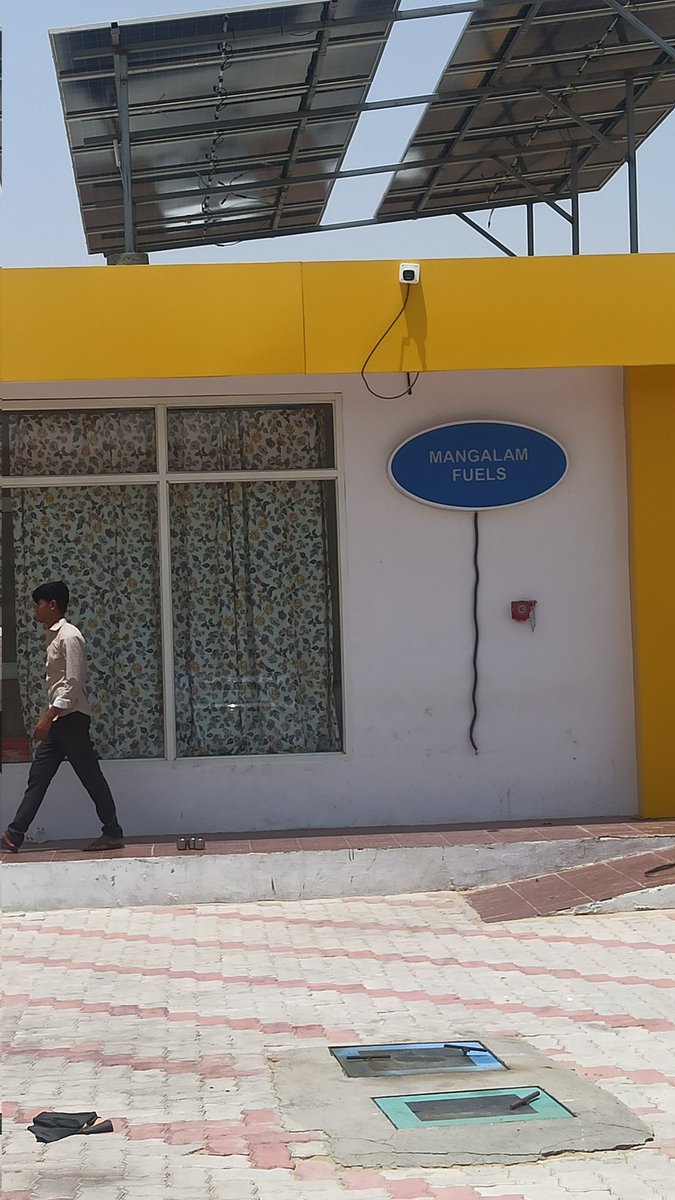 TKMDhattarwal's tweet photo. Hi @BPCLimited 
Air has not been filled at this petrol pump for a long time. The employees are being rude, citing a technical problem. https://t.co/XZmdt172uw