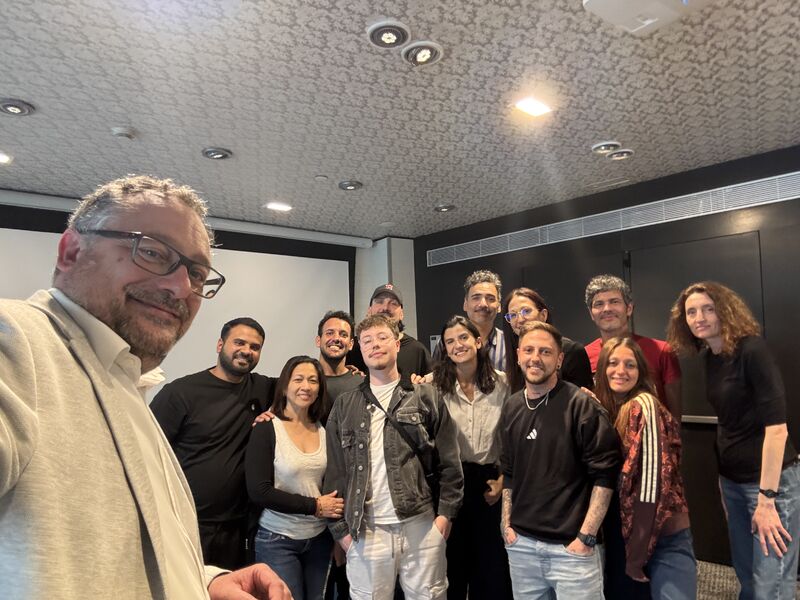INTERACTUAR2001's tweet photo. Nueva sesión de #atenciónalcliente con el equipo del departamento de #restauración de Barceló Hotel Group. Porque la experiencia del cliente no se construye solo con un buen servicio.
Se construye también en la forma de #escuchar, de anticiparse y de captar necesidades. https://t.co/C6JePihJDP