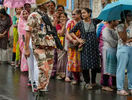 samacharmirchi's tweet image. बंगाल चुनाव चरण 2 मतदान: दूसरे और अंतिम फेज में रिकॉर्ड 91.41 प्रतिशत वोटिंग दर्ज
samacharmirchi.com/west-bengal-el…
.
.
.
.
.
.
.

#bengal, #election, #voting, #vote, #TMC, #NDA, 
#PoliticalNews