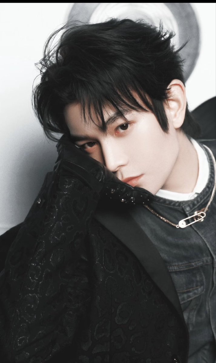 🍉Tencent suspense drama #SilentConfession 

Cast: #MengZiyi #DingYuxi 

Director: Shen Yu

Small town girl navigating betrayal and doubt after the passing of her perfect fiancé, exploring the mystery through a woman’s eyes, secret, revenge.