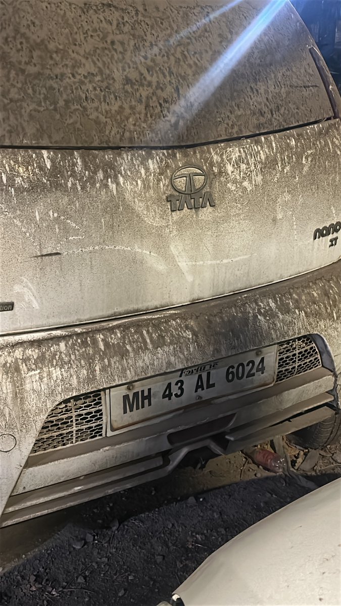 star840in's tweet photo. @ThaneCityPolice @DGPMaharashtra Abandoned vehicle at Kalyan J ward, might be stolen or misused in crime. Informed many times to ACP kalyan traffic, but the maintain, their status by not taking action on it. @CMOMaharashtra https://t.co/JyEvHMMlOF