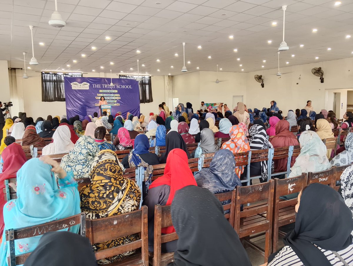 TheTrustSchool1's tweet image. It was a privilege for #TheTrustSchool to welcome Madam Samina Amjad, mother of Arfa Kareem, for an impactful #Teachers’ and #Parents’ Motivational Session titled The Confidence Revolution: How Teachers and Parents Transform Ordinary into Extraordinary. #ConfidenceRevolution