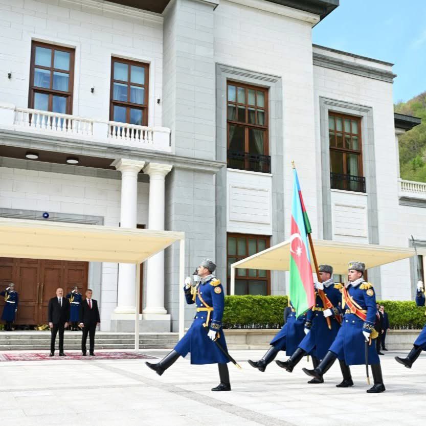 Azərbaycan mədəniyyət günlərinin Çexiyada təşkili, eləcə də Çex mədəniyyətinin Azərbaycanda tanıdılması qarşılıqlı marağın göstəricisidir. Tələbə mübadilə proqramları və elmi əməkdaşlıq layihələri də əlaqələrin möhkəmlənməsinə xidmət edir.