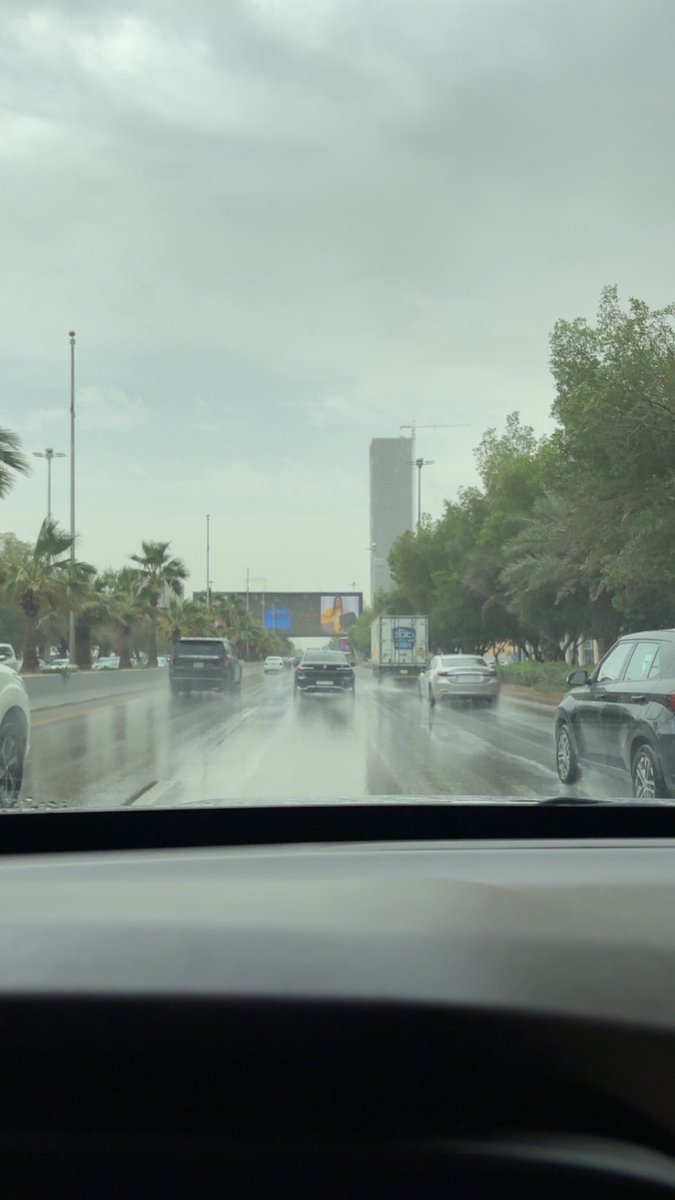 q9v9_'s tweet photo. The weather yesterday🌧️🤍 https://t.co/SW0o7b14Ts
