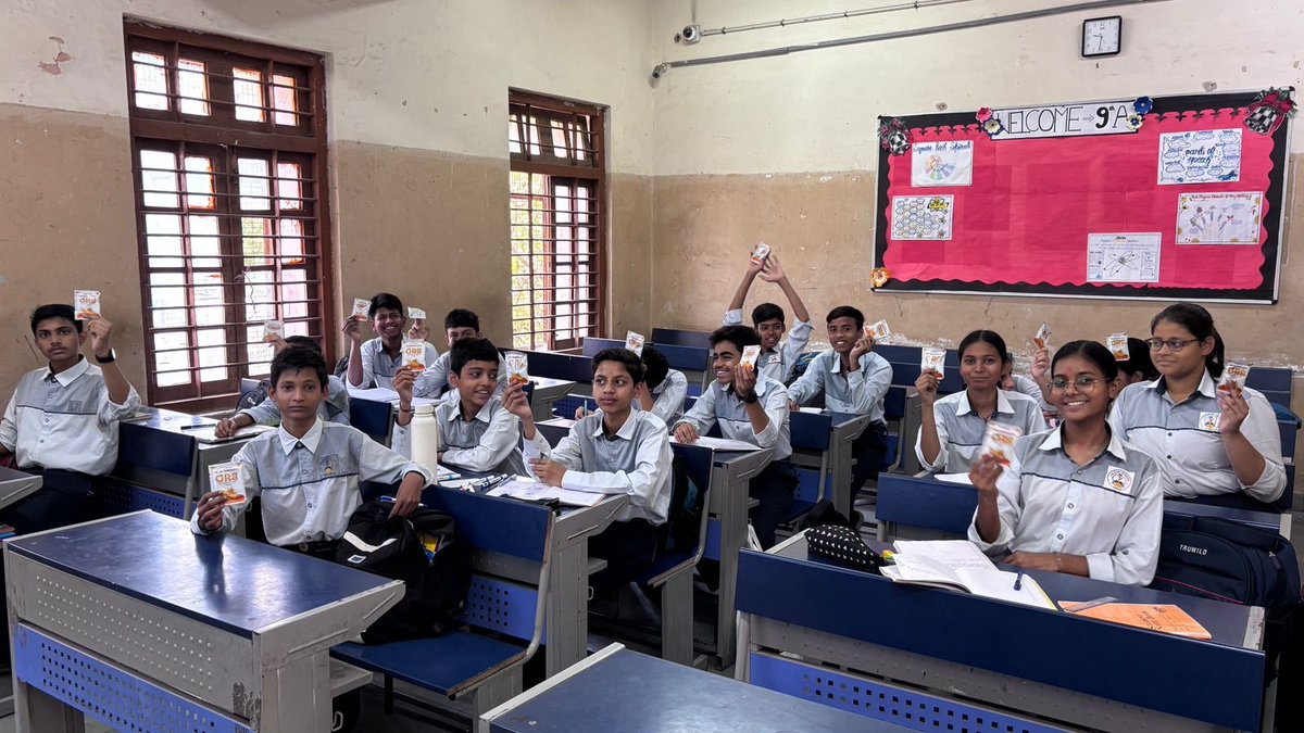 CMShriLn's tweet photo. #BeatTheHeat #DirectorateOfEducation #DelhiSchools #StudentWellbeing #SafeLearning #JalMitra https://t.co/dpNWJnrin5