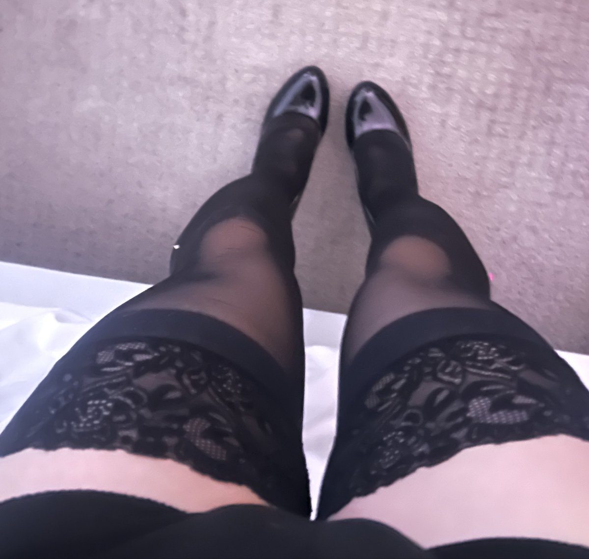reina 🖤 tweet media