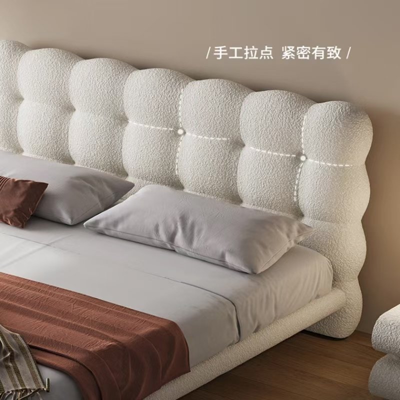 MohoFuniture's tweet image. Warning:may cause you to hit snooze.... this is the main chatacter of the bedroom😏😏
#bouclebed #bubblebed #mordernbedroom #bedgoals #sleepinstyle  #furnituredesigns