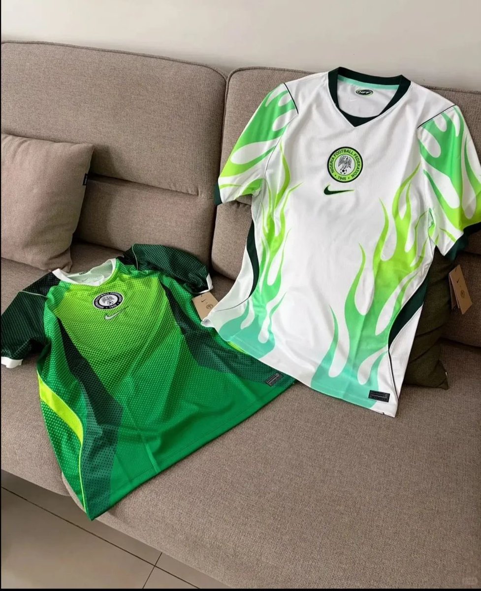 International kits are now in stock, here’s a list of already available kits 
Get ready for the world cup

🏷️17,000 

🧵
(Will be updated as new stock comes in)

Frame 1: Argentina Home and Away 
Frame 2: Spain Home and Away 
Frame 3: Nigeria Home and Away