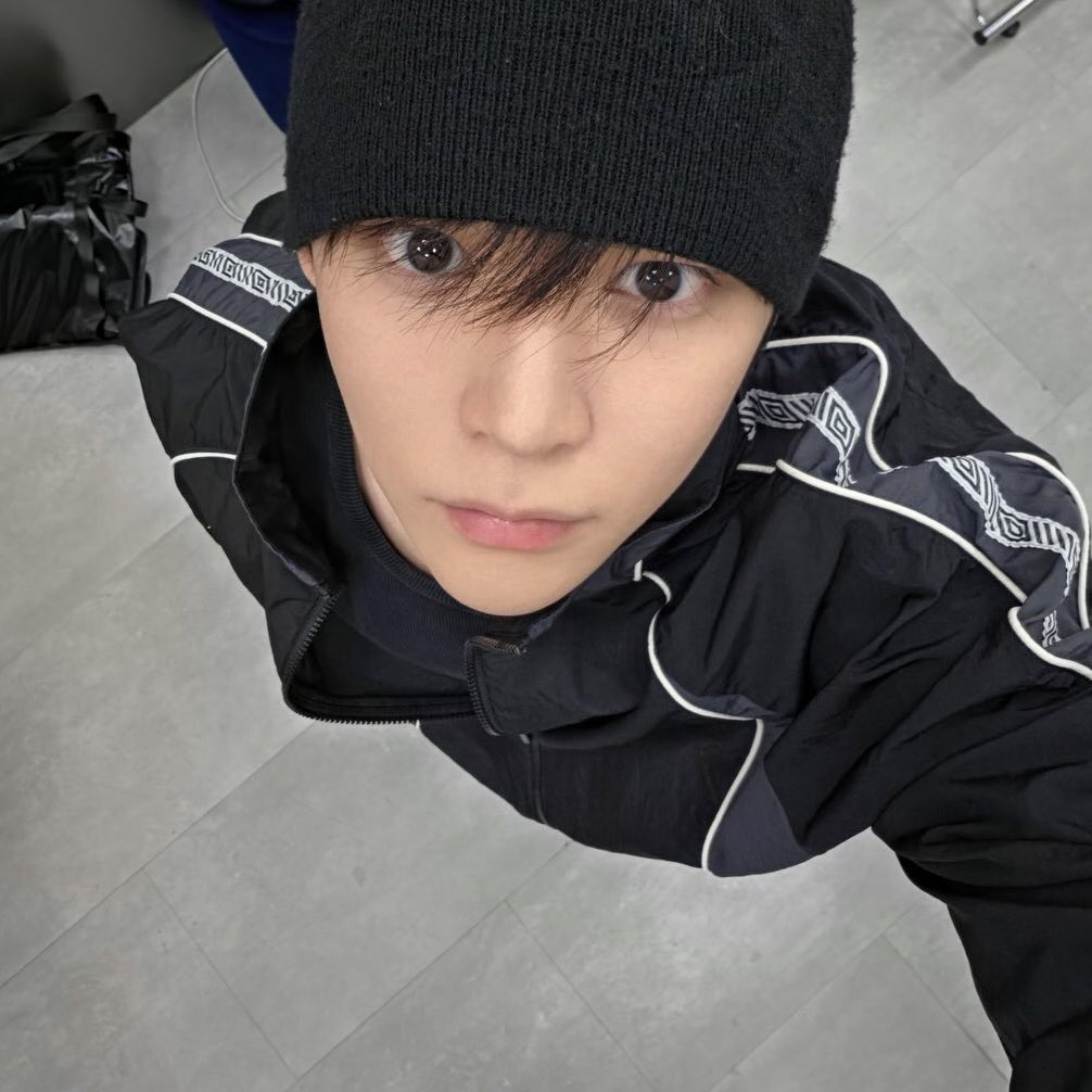 jᢉ𐭩 tweet media