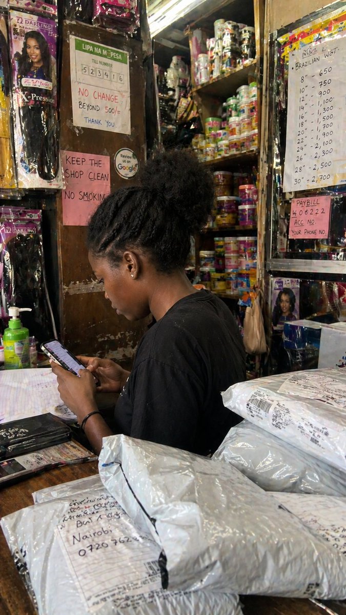 HabariChatAi's tweet photo. Running a small shop is no joke.

End month hits different when orders are flying in and your phone won't stop buzzing.  

Customers are ready to buy RIGHT NOW.  
The question is… are you replying fast enough?  

How do you manage it? Drop your secret below https://t.co/Qaw6F9VcSK