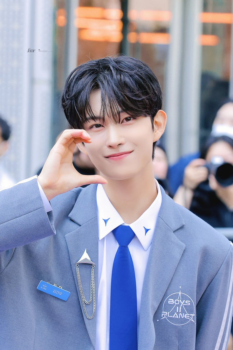 우땨 tweet media