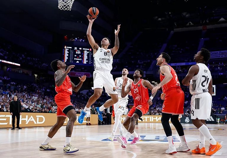 El <a href="/RMBaloncesto/">Real Madrid Basket</a> se sobrepuso a la prematura lesión de <a href="/waltertavares22/">Edy Tavares</a> y coloca el 1-0 ante <a href="/HapoelTLVBC/">Hapoel Tel Aviv BC</a> en una exhibición durante 35 minutos y que supo proteger la baja de su estrella. Lo explicamos todo en las paginas de <a href="/poblafm/">PoblaFM</a> poblafm.com/baloncesto/rea…