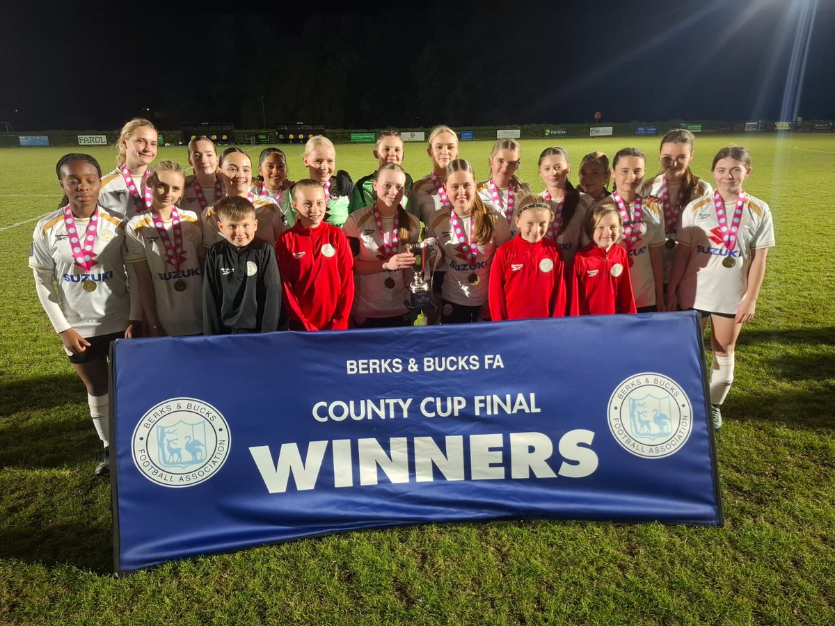 AngelaB25664208's tweet photo. Brilliant season for Mya. 4 cup final wins out of 4. MK Dons u18s invitational cup v Wycombe and Mya bagged a hatrick and POM 🏆 🏆 🏆 🏆 https://t.co/kwaglBOrAE