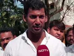 Ajithrobi's tweet photo. To me.. the worst statement made by anyone during the election was actor @VishalKOfficial. "If politicians don't get it right, then actors will enter politics". It's sad that the alternates for politicians in this state are Actors?!!.. #dmk
#TVK‌ #actor https://t.co/8zNkd9mFne