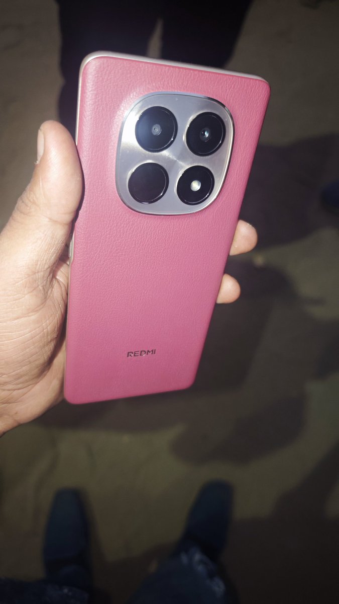 Blaze__4ever's tweet image. Yesterday we got hands on on New Redmi Note 15 SE &amp;amp; Note 15 pro
Device have really sleek design &amp;amp; curved display make it a premium touch. Great work dev

#REDMINote15SE
#XiaomiFansClub
#REDMI #REDMINOTE15Series #XFCVadodara 

@pixelwithme
@xiaomiindia
@redmiindia
@XFCVadodara