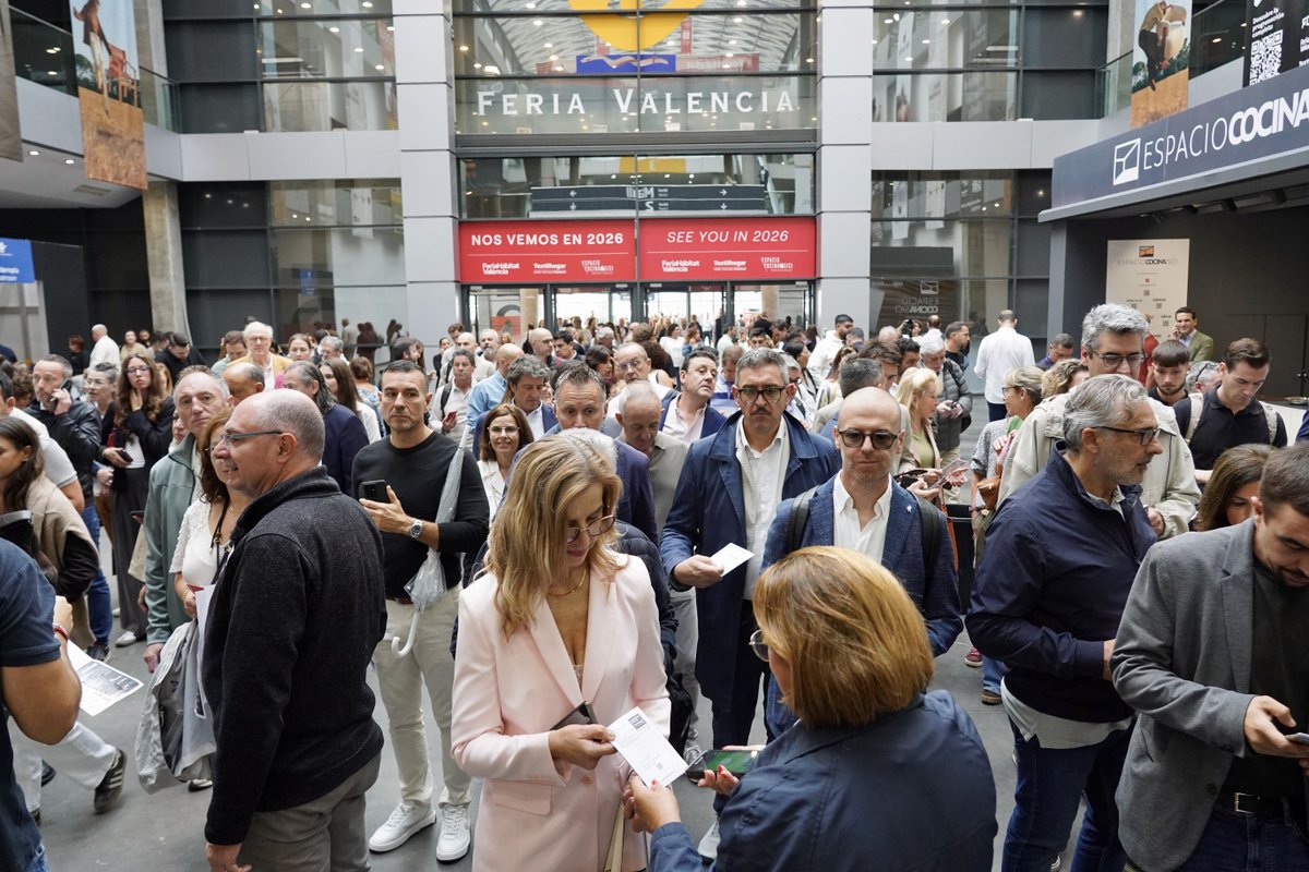 AsocFeriasEsp's tweet photo. 🏢 Diez pabellones y más de 110.000 m² de exposición: así será la gran cita del hábitat de septiembre en @Feria_Valencia.

ℹ️ Más info: https://t.co/LXpyn1HjnT

#AsocFeriasEsp #feriasComerciales #Exhibitions https://t.co/RlkfuqgR7o