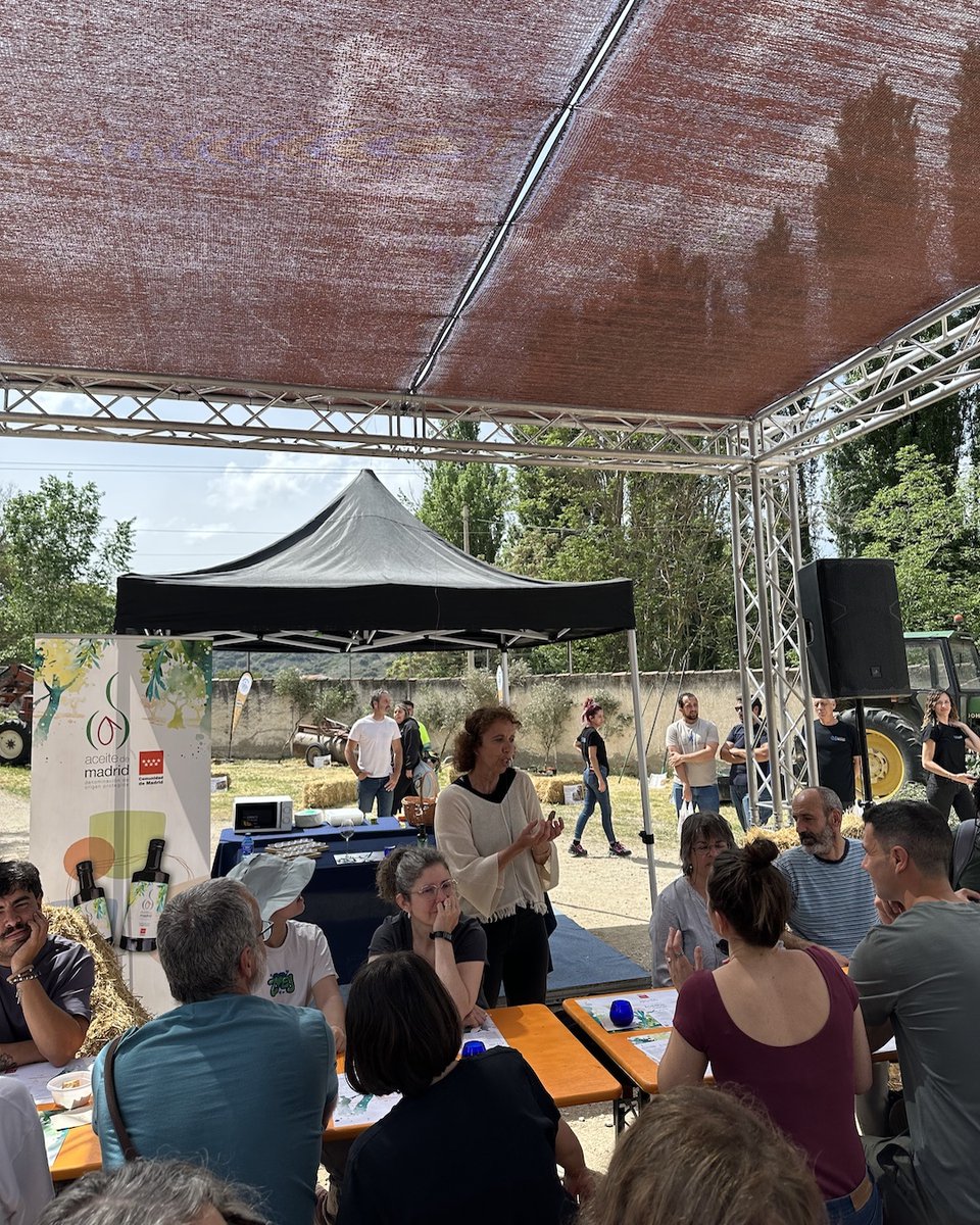 ComidaCritica's tweet photo. ¡Muchas gracias al grupo que nos acompañasteis, a Aceites La Peraleña, @aceitedemadrid  y @GAL_ARACOVE
🔍 Podéis acceder a más información sobre el proyecto en➡️ https://t.co/P7v9tFbOqX https://t.co/wJmv3go4KV