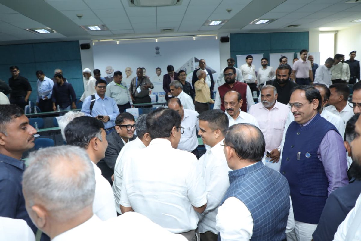 sanghaviharsh's tweet photo. Surat continues to lead as a powerhouse of enterprise and innovation.
#VGRS https://t.co/VZaiesvUhZ