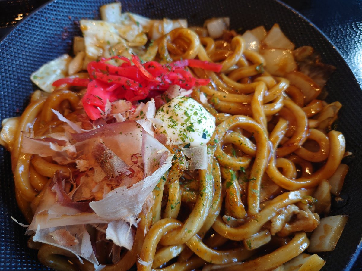 codeNoZero's tweet photo. 小樽までいったのに、何故だか丸亀さん。焼きうどんやみつきソース味！美味しかったです。 https://t.co/LVnfMHgAmt