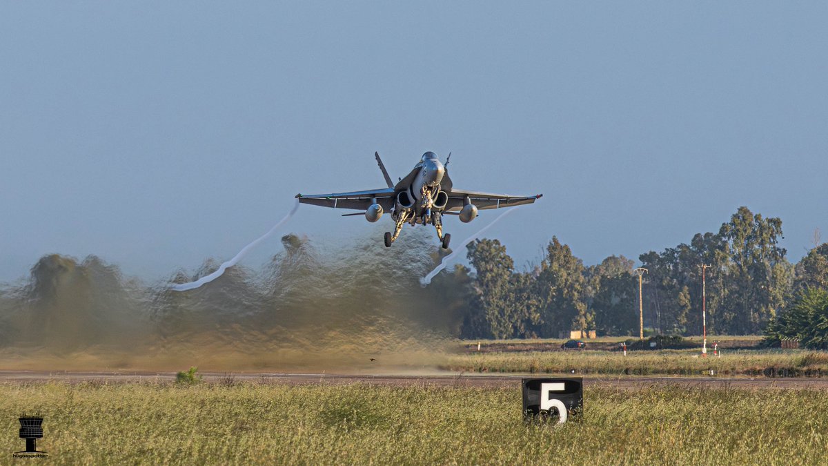 hugosspotter's tweet photo. #McDonell #Douglas EF-18M Ala 15
“Toro 15” Display &amp; vuelta a Zaragoza

300k horas del F5 en el #ejercitodelaire 
Badajoz Spotter Night &amp; Day 
Talavera la Real 24-04-2026 https://t.co/u1iW4hbqKc
