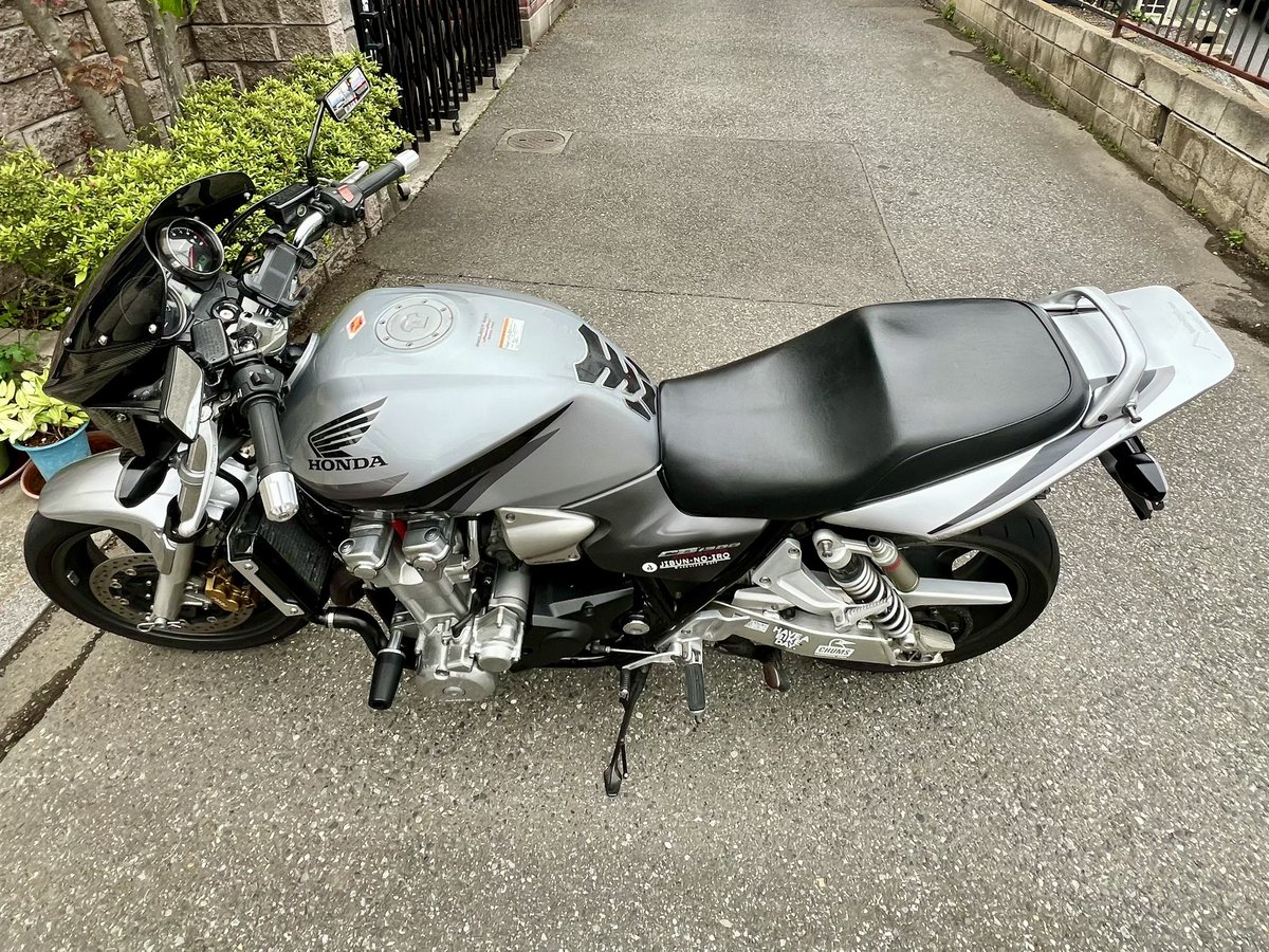sirozo56's tweet image. 洗車をしたら走りたくなる😁
たった20kmだけど走ってきた
気分爽快！
#CB1300SF
#バイク
#オートバイ