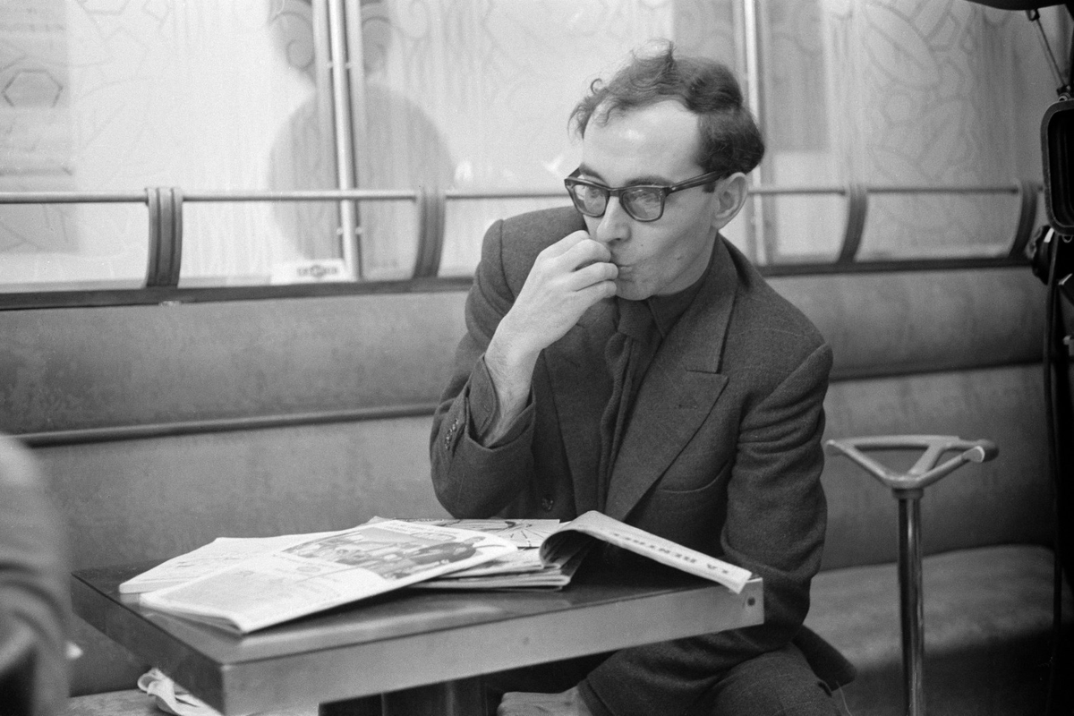 distractedfilm's tweet photo. "People like to think of themselves as stations or terminals not as trains or planes between airports. I like to think of myself as an airplane, not an airport.”

- Jean-Luc Godard https://t.co/Mk9I88cNEh