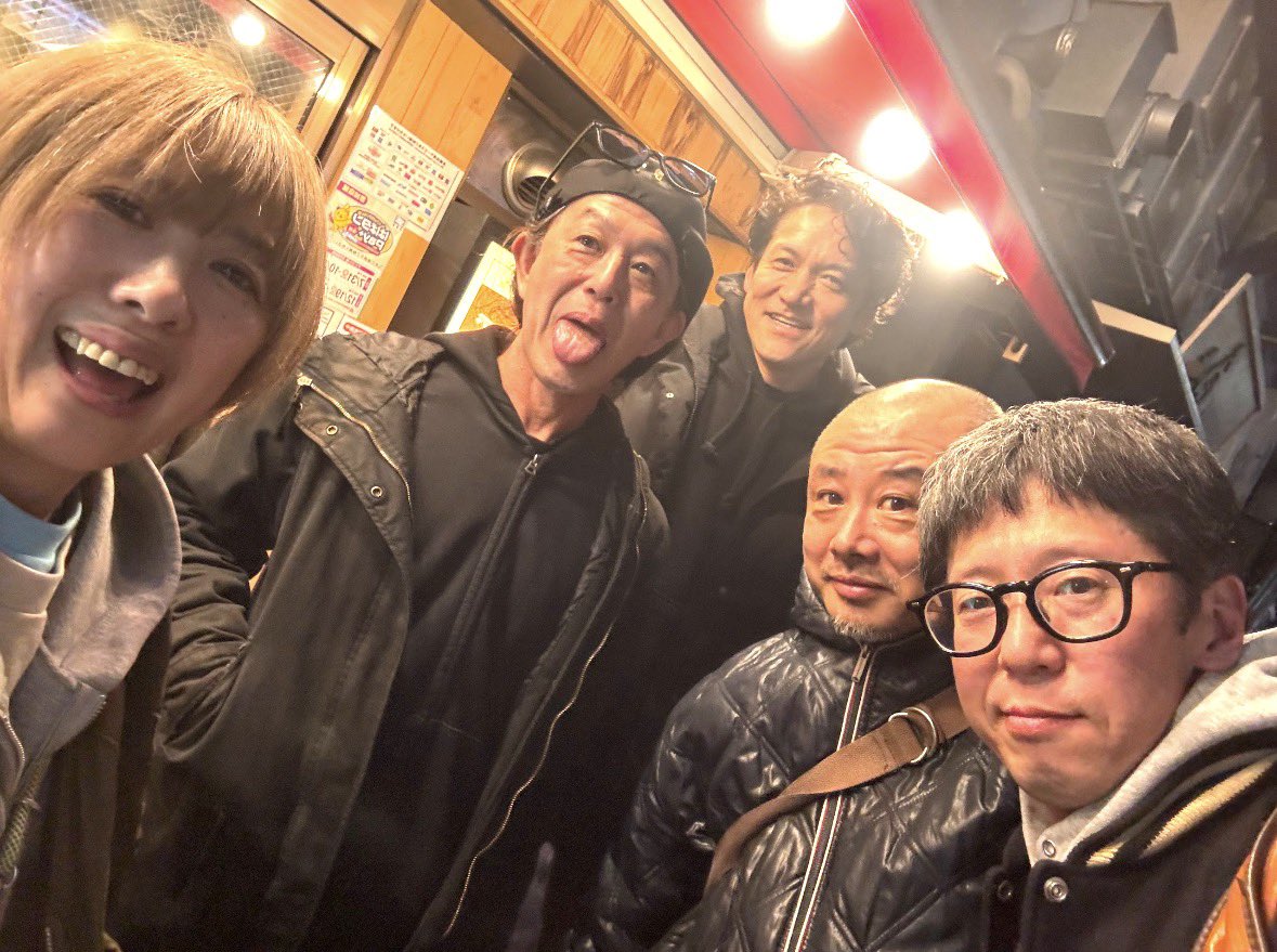 えっくん、いやあかんて‥えっくんとは同い年。またこれからライブとかで会えるな！会おうな！言うてたで。えっくんはいつも会う度にうちのドラムの事や歌の事すんごい褒めてくれてたひとり。めっちゃ元気もらってたん。えっくんとまだまだ話したい事あったんやで。哀しい