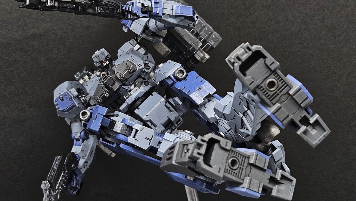 Reverse legs are always refreshing to see