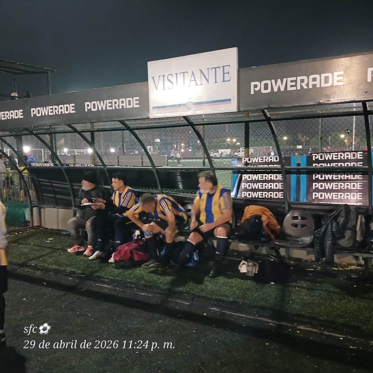 SeniorAtlanta's tweet photo. El Master Senior Bohemio cayó derrotado anoche 2 a 0  frente a su similar de #Midland A  en un cotejo correspondiente a la segunda fecha del torneo de #Afa 
El cotejo se disputo en el predio de #SanLorenzo en el Bajo Flores https://t.co/PgEl8EWTbK