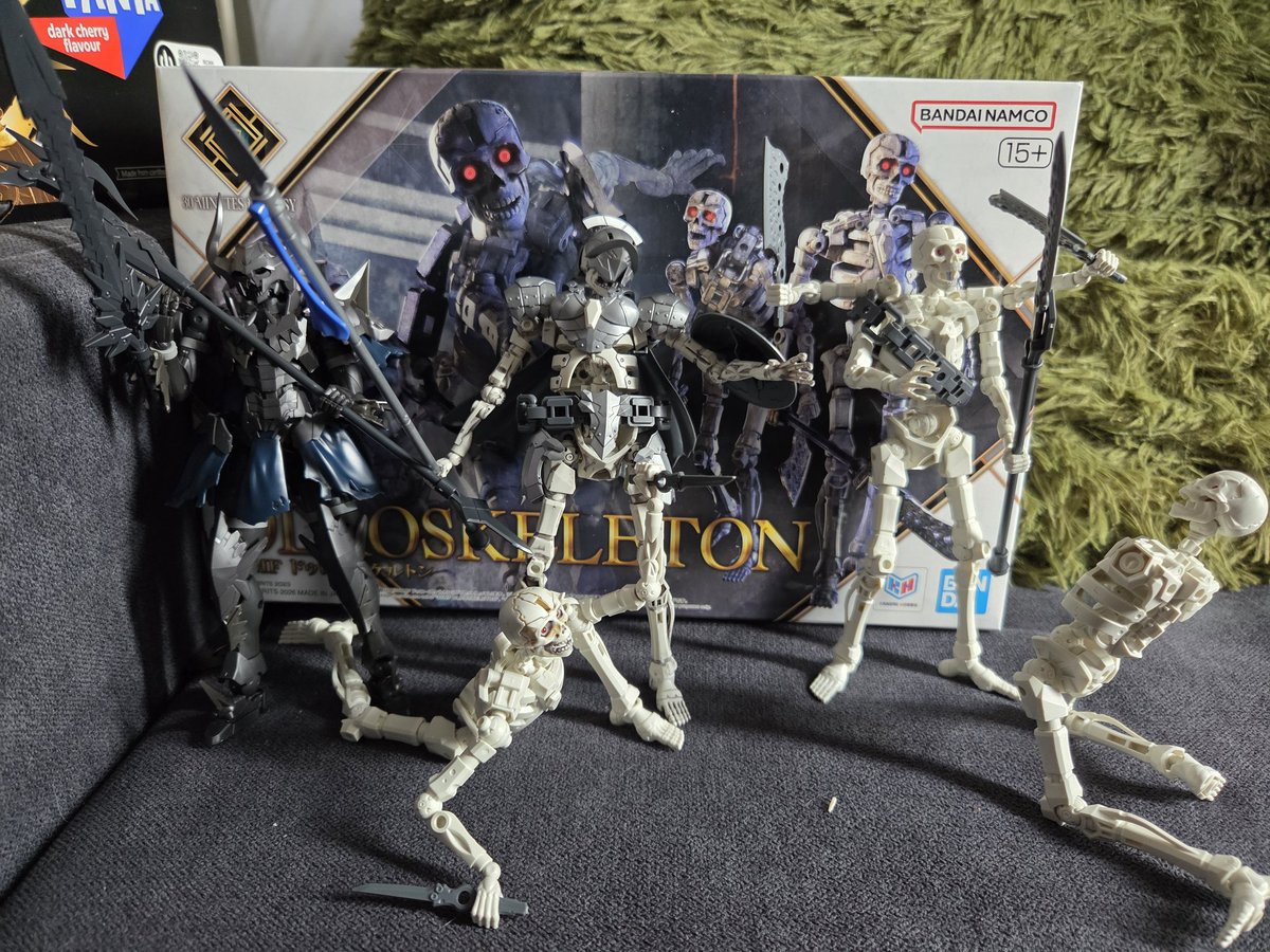 binglebeee's tweet photo. The outcasts vs the undead! A few bits of my ever growing collection of the 30 minute fantasy range for #30Minute day
#30ml #30mf https://t.co/nkayVeqCwg