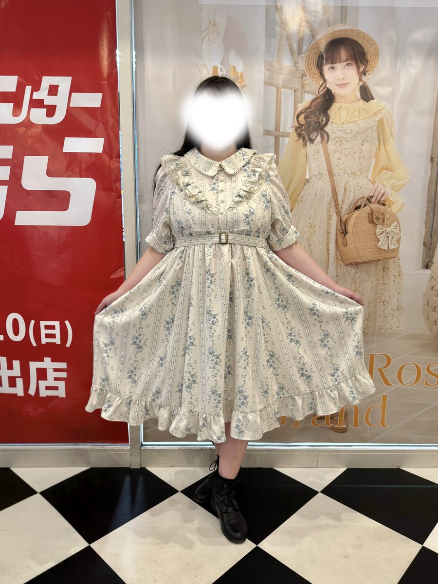 ポップアップのお客さまにご協力いただき、6Lサイズのワンピース