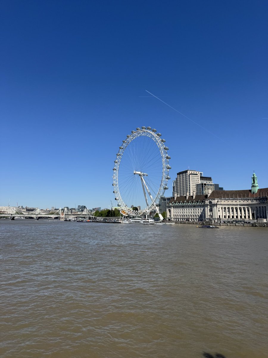 averageacqtaste's tweet photo. londonmaxxing at 20 degrees https://t.co/8DQximStOD