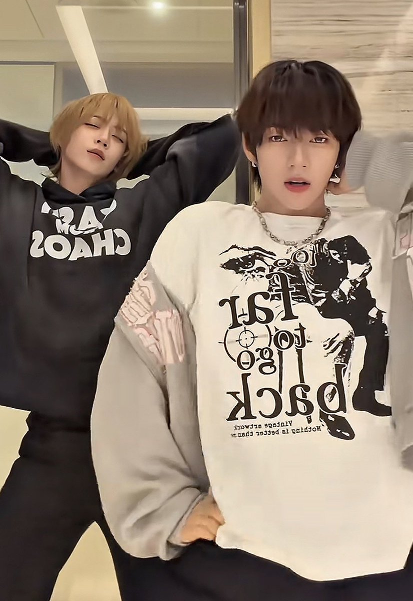 Kri (크리) 🧶 | tagabantay ng pants ni Hani 👖 tweet media