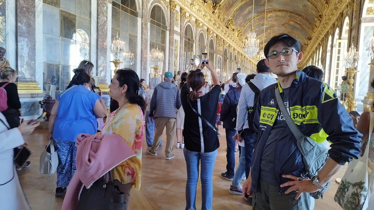 ASasurai's tweet image. 今日はフランス🇫🇷パリをさまよって、もといさすらっております。とりあえずヴェルサイユ宮殿に来たけど、凄い人で驚いたよ！

#ヨーロッパ #一人旅 #paris