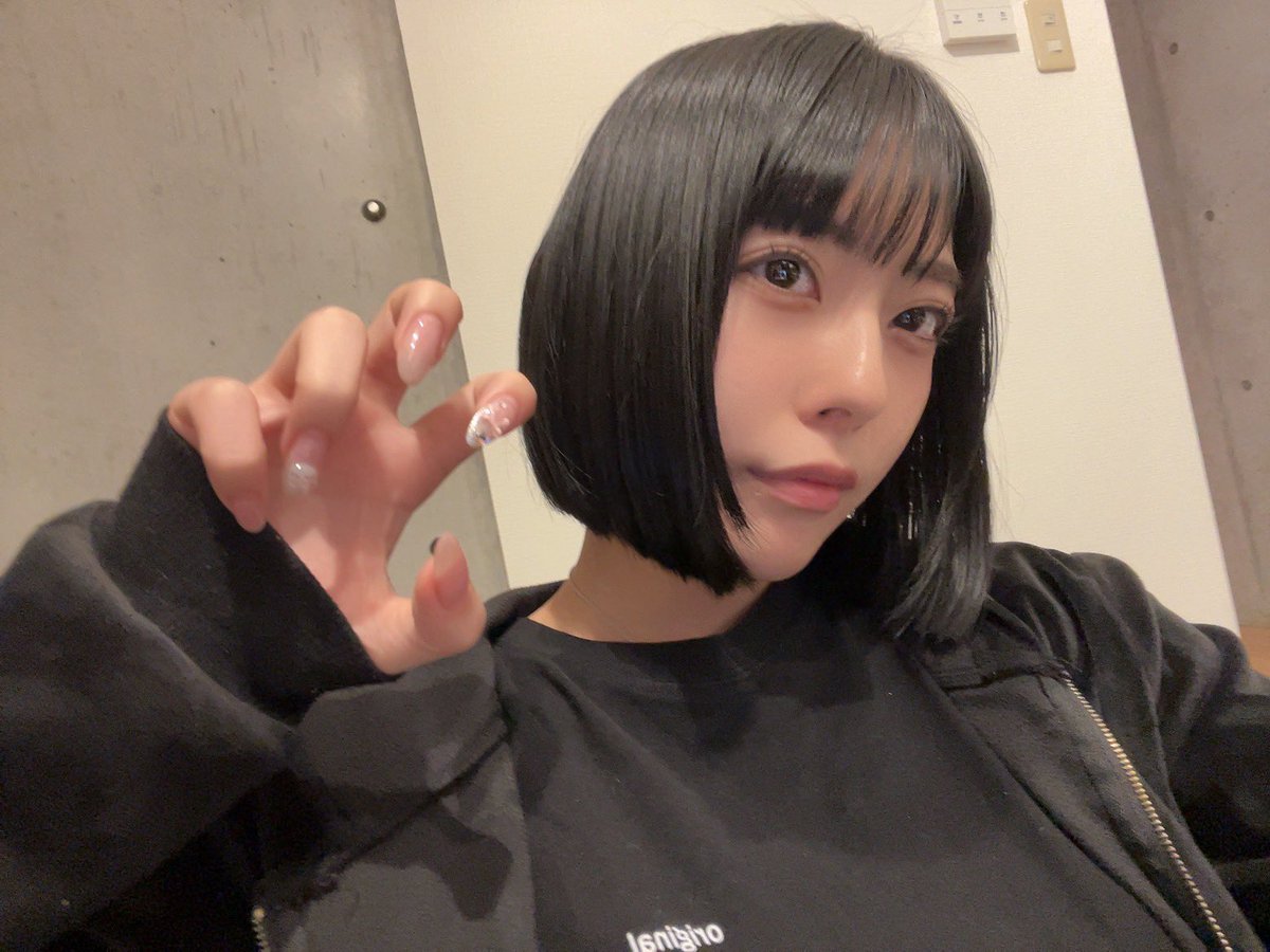 めまや tweet media