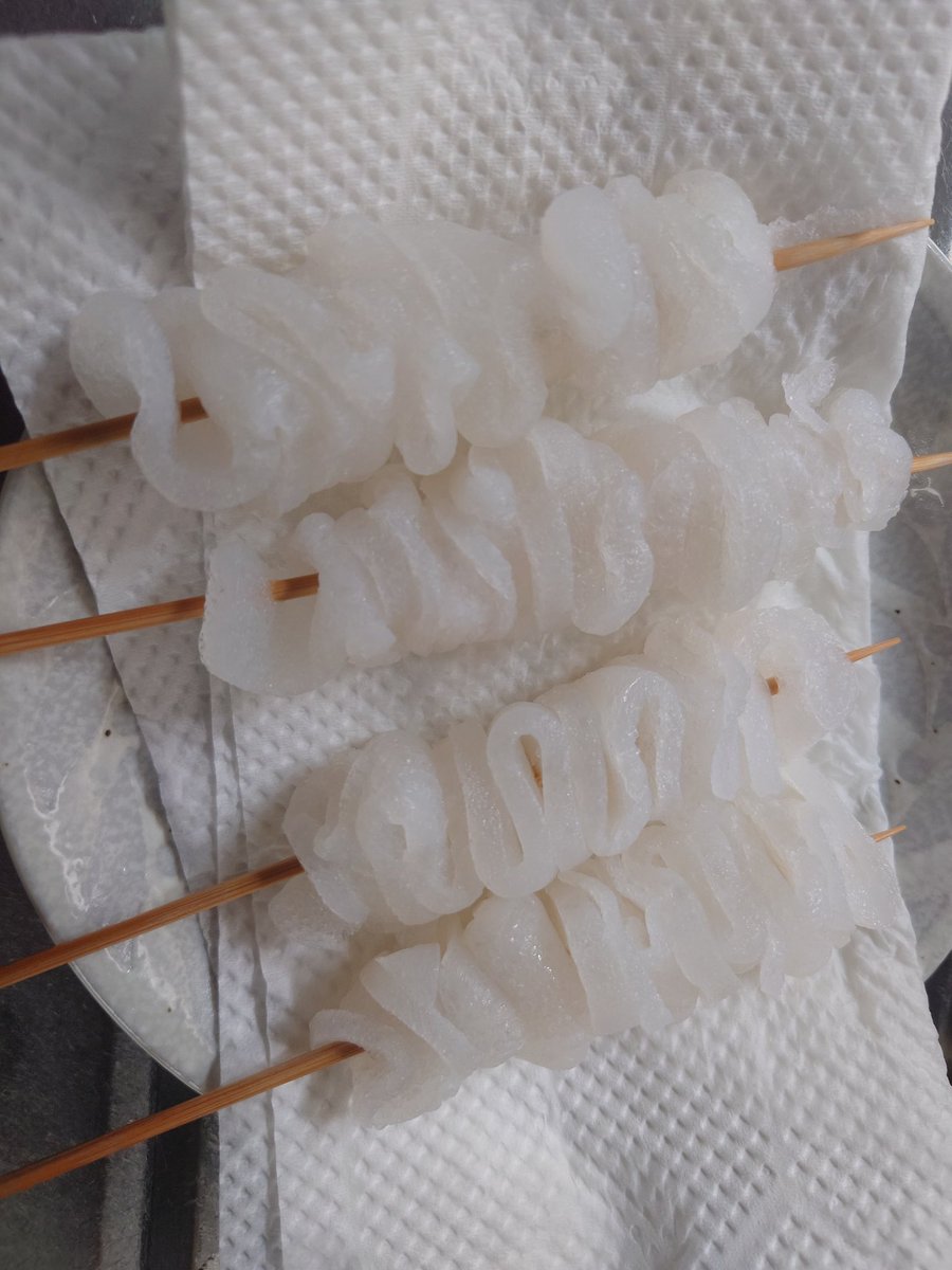 figma18's tweet photo. #冷凍こんにゃく
初めてこんにゃく冷凍して解凍して
鶏皮っぽいの作ってみた
意外と「肉」だね

またこんにゃく冷凍してなんか作ってみよう https://t.co/zuCXZ6JPTd