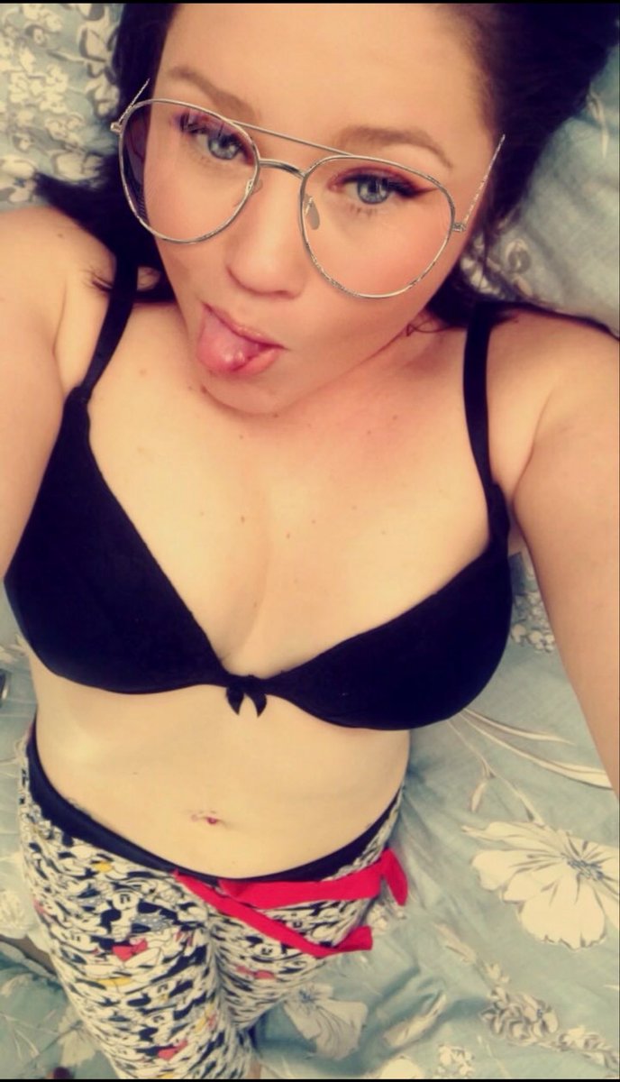 hot uk sluts tweet media