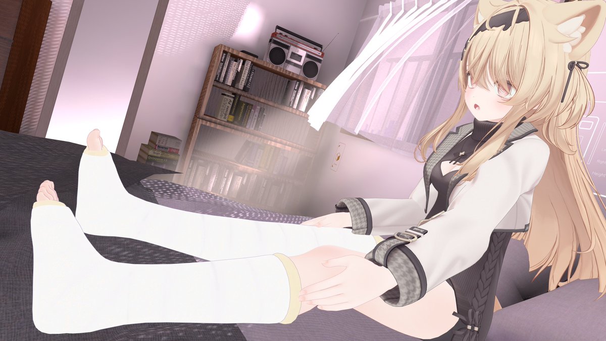 watashicast's tweet photo. 16:9 shots of the 1:1 BOOTH product images https://t.co/0D08qUEVF1