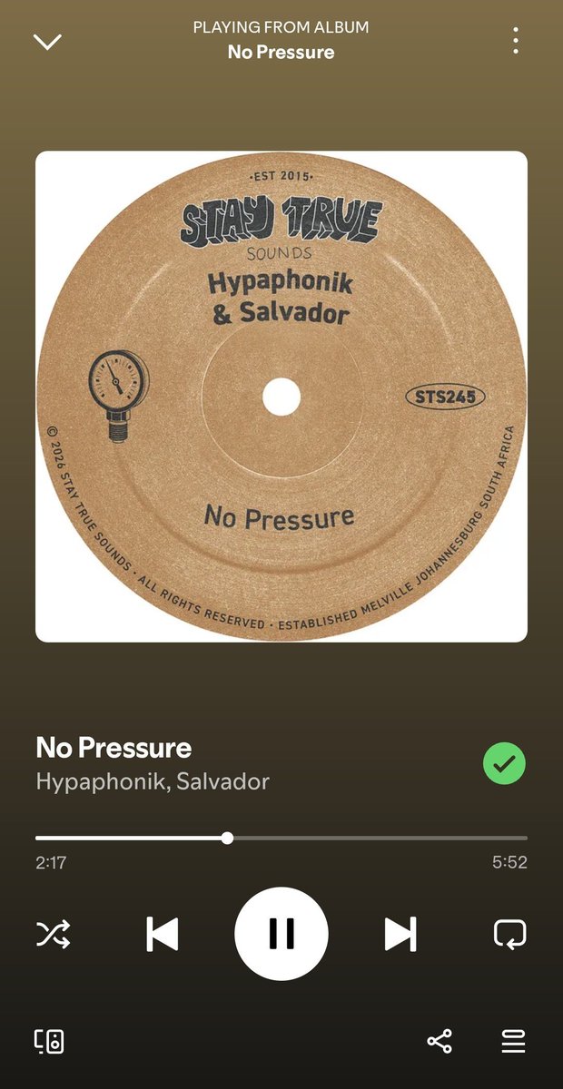 cxeigh8's tweet image. Braaaaa hypa, what were you thinking when you produced this song?

This is why I love deep house 🙌🏾🙌🏾

#deephousejunkies #deephouse