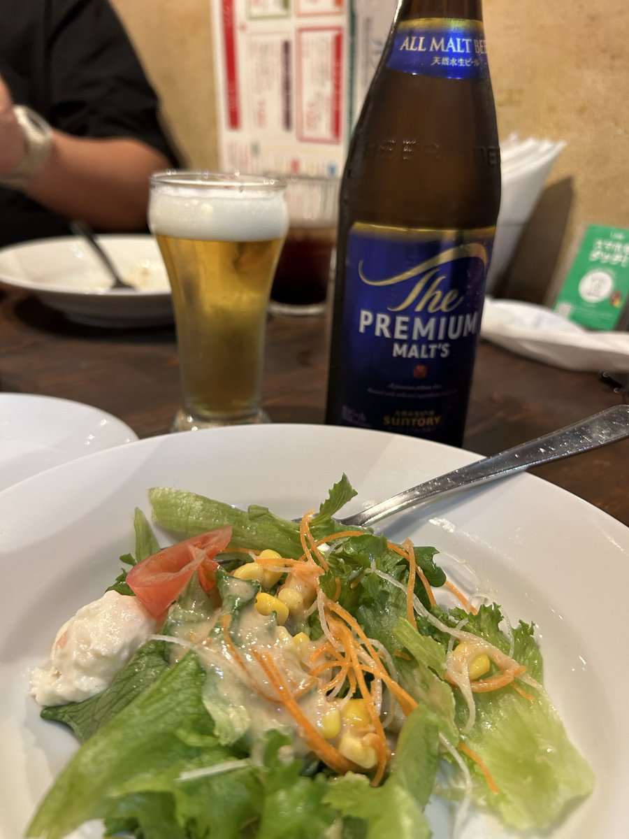 G0rmR's tweet photo. お誕生日の方のお祝い㊗️
ナポリの食卓にて
ピザの食べ放題🍕サラダ🥗
スパゲッティ🍝または，ドリアがついて
1800円くらい
お腹いっぱいになりました🈵 https://t.co/GGUx1tkFT9