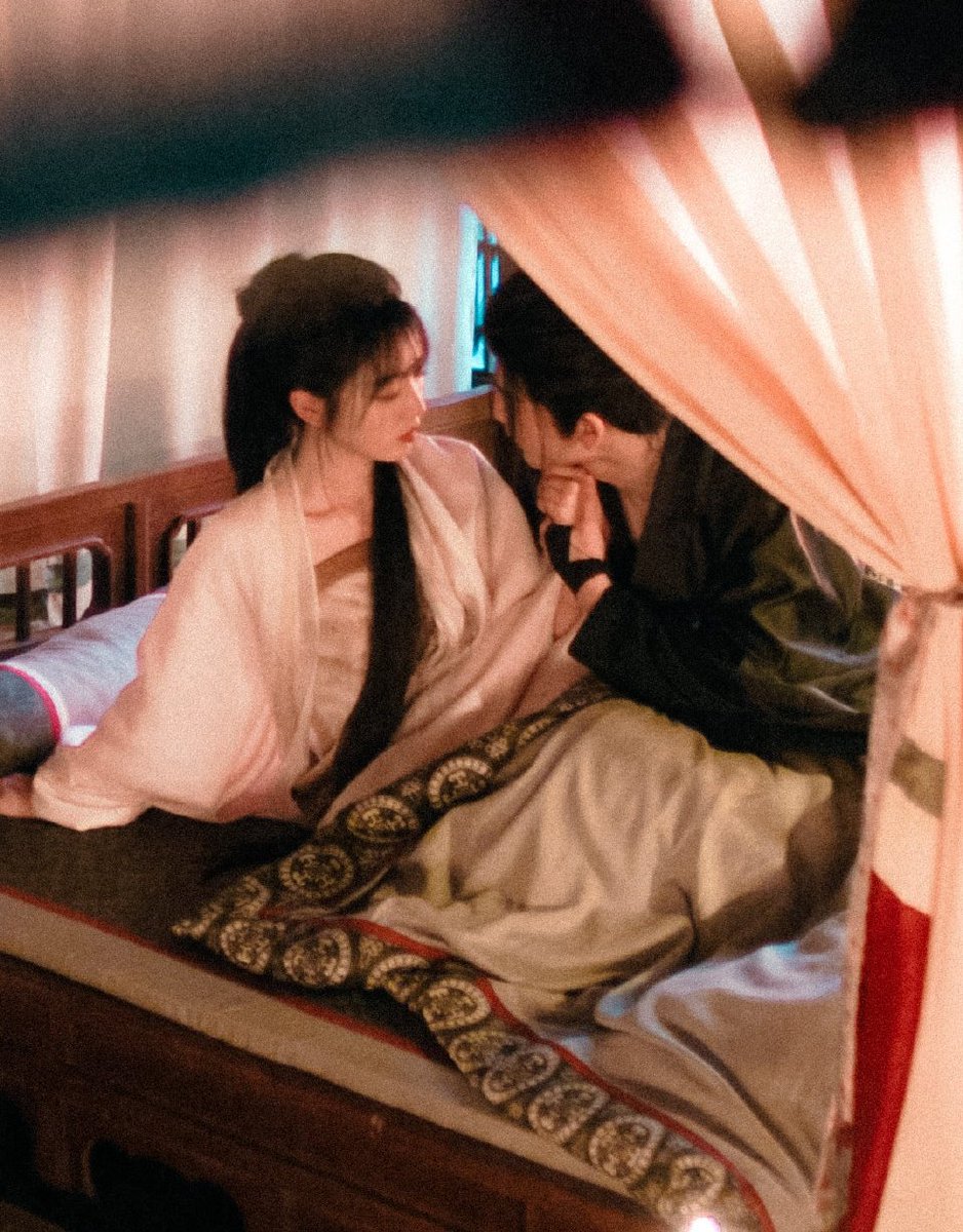 dylah_dee's tweet photo. "Letting you be with me like this, I've truly wronged you. When everything settles down, l'll give you a grand wedding unparalleled in the world."
"You haven’t wronged me. I will marry Xie Zheng, but Yan Zheng is the one who has married into my family"

#逐玉 #PursuitofJade https://t.co/pLYWVU666X