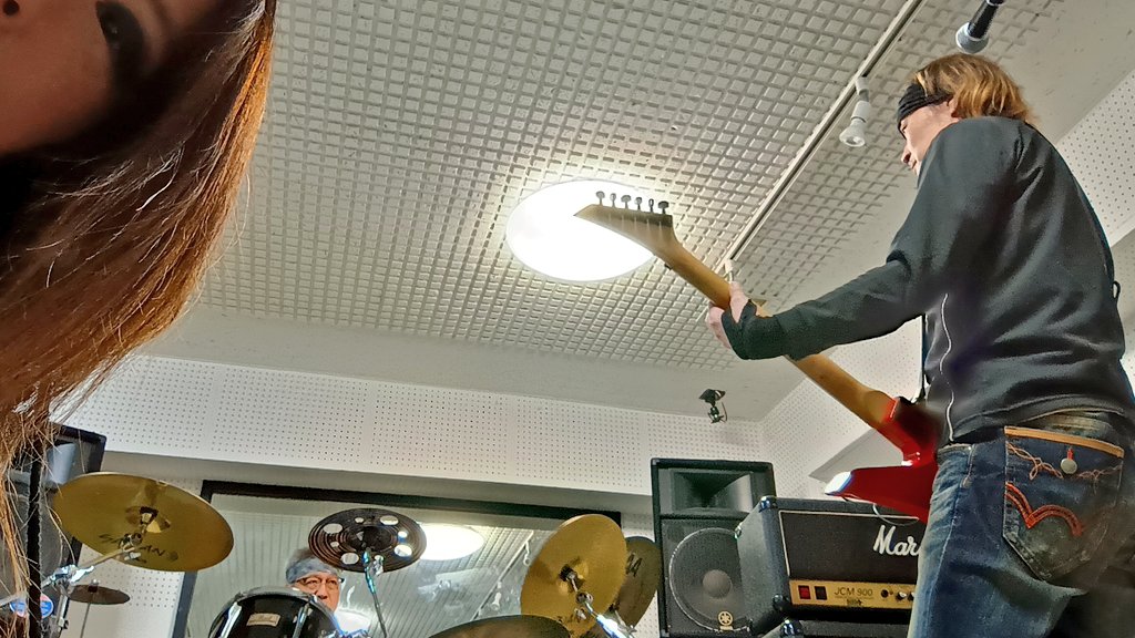 WolfFang_music's tweet photo. 2026.04.29 STUDIOファング🐺

📸【今日の】
3人で詰めるDay🎤🎸🥁！！！！
着々と✨
#WolfFang https://t.co/6jWk9UFZTd
