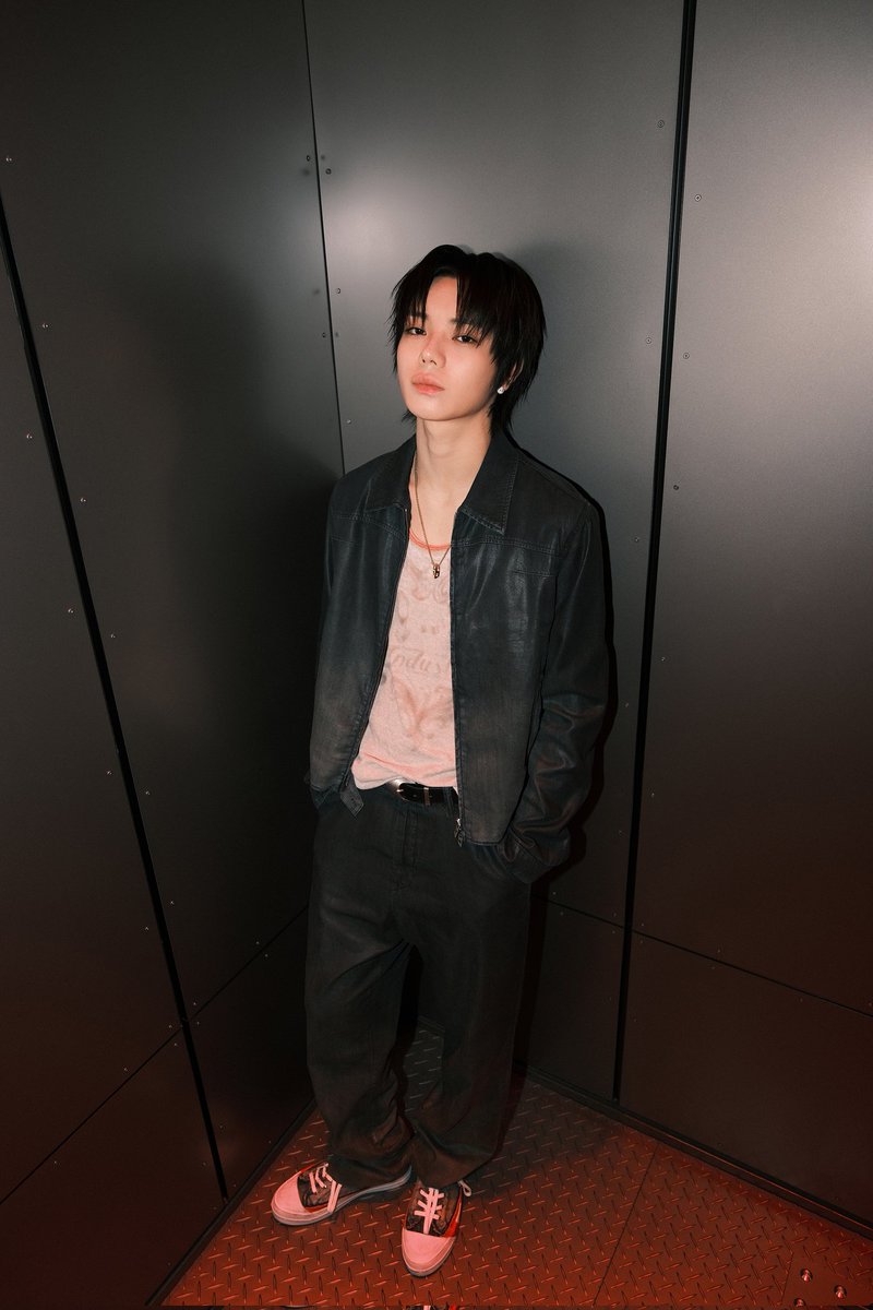 iohyvl's tweet photo. Looking sharp in my Diesel denim, with that iconic JoggJeans logo adding a touch of classic cool. https://t.co/CiFPyCjJyX