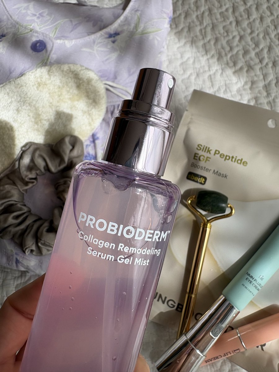 Priyanka12singh's tweet image. @BIOHEALBOHJAPAN から待望の新作ジェルミストが登場♡
BIOHEAL BOH プロバイオダーム コラーゲン リモデリング セラム ジェル ミスト**は、美容液級の贅沢ケアをシュッとひと吹きで叶える優れもの。毛穴を引き締め、お疲れ肌に弾力をプラス！瞬時にハリツヤ肌が手に入ります🫧🧴

#pr #BOH