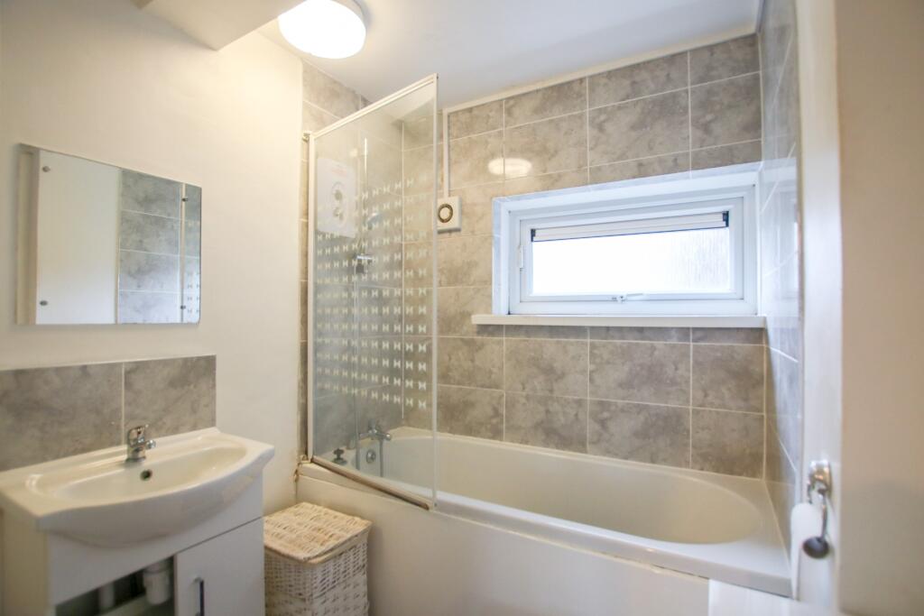 FieldPalmer's tweet image. A realistically priced 2 double bedroom duplex #apartment in the #Lordswood area is located close to #Southampton General Hospital and Sports Centre.

🏠Info- fieldpalmer.com/properties/gre…

📲Call Field Palmer Shirley 023 8078 0787