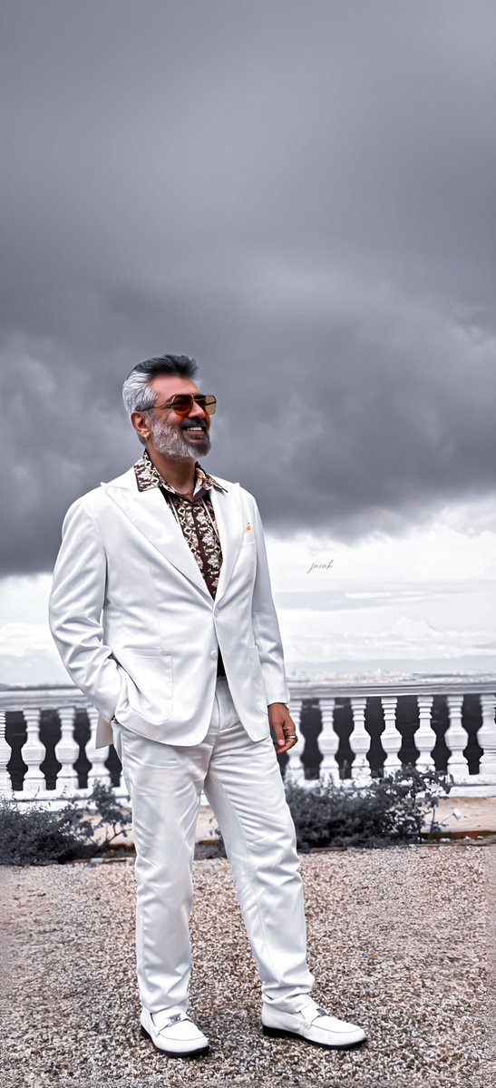 No shortcuts. No compromises. Only hard work &amp; class 🔥

Thala #AjithKumar -  selfmade, strong, and unstoppable. One-man army 💥 💪 

#HBDAjithKumar #AK