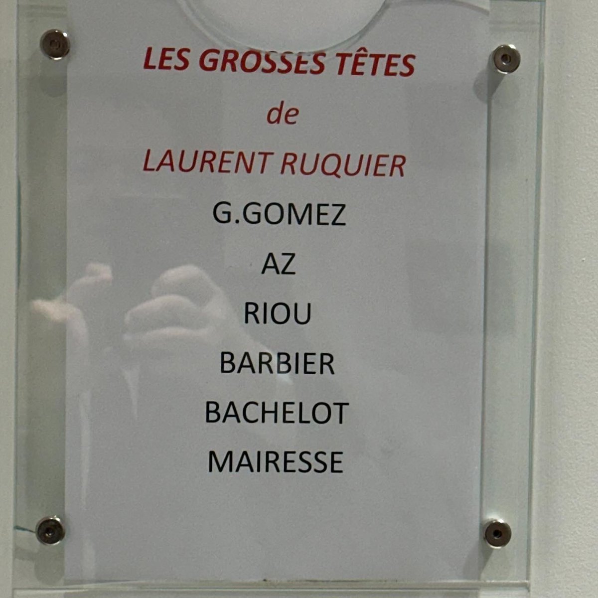 ggomez_chef's tweet photo. Heureux de vous retrouver cet après midi Aux Grosses Têtes pour de la bonne humeur, un peu de culture et beaucoup de rires!
Merci à #valrhona pour les chocolats. Une première pour moi avec #Yoannriou qui m’a fait beaucoup rire. Et un plaisir de retrouver les autres! https://t.co/bWEvqP2GdZ