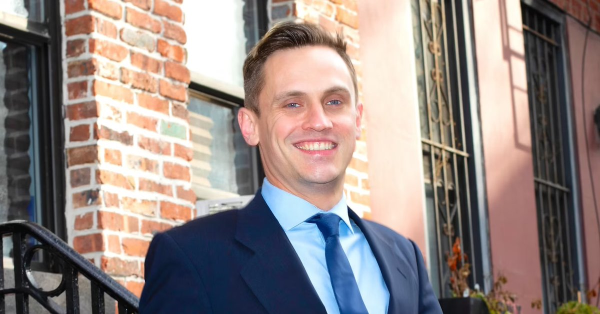 instinctmag's tweet image. Stonewall, Chelsea, Hell's Kitchen, West Village Keeps LGBTQ Representation dlvr.it/TSJHhv #Elections #NewYorkCity #queer #CarlWilson #District3